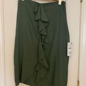 Green Zara pencil skirt with ruffle